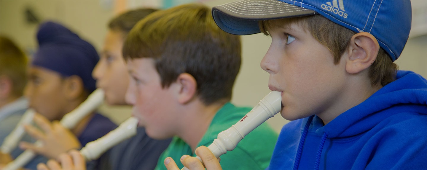 kids playing recorders